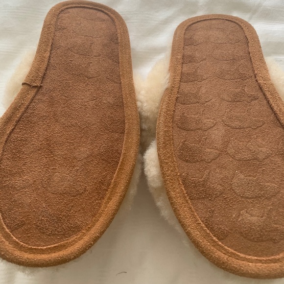 WarmBat sheepskin slippers - Size 6 - Picture 2 of 4